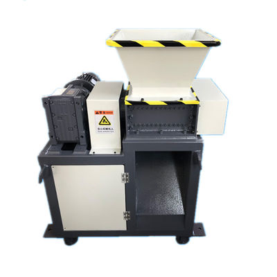 De plastic Dubbele Multifunctionele Verpletterende Machine van de Schacht Verscheurende Machine